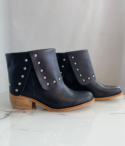 Botines sin Cierre: Elegancia Deslizante y Comodidad Inmediata