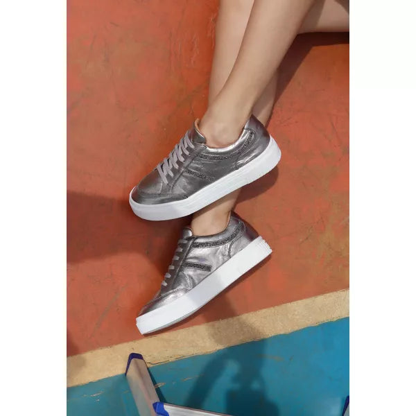 Zapatillas Urbanas: Elevando tu Estilo Casual a Nuevas Alturas